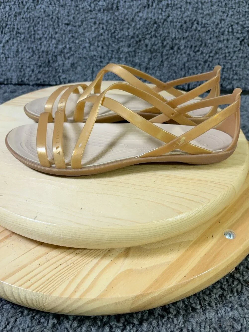 Crocs Sandals Isabella Jelly Flats Womens Size 9 Gold Slip On Strappy Open Toe
